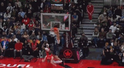 世界杯手机观看-人到球到！弗拉格底线切入接马绍尔抛传空接隔扣沃尔特