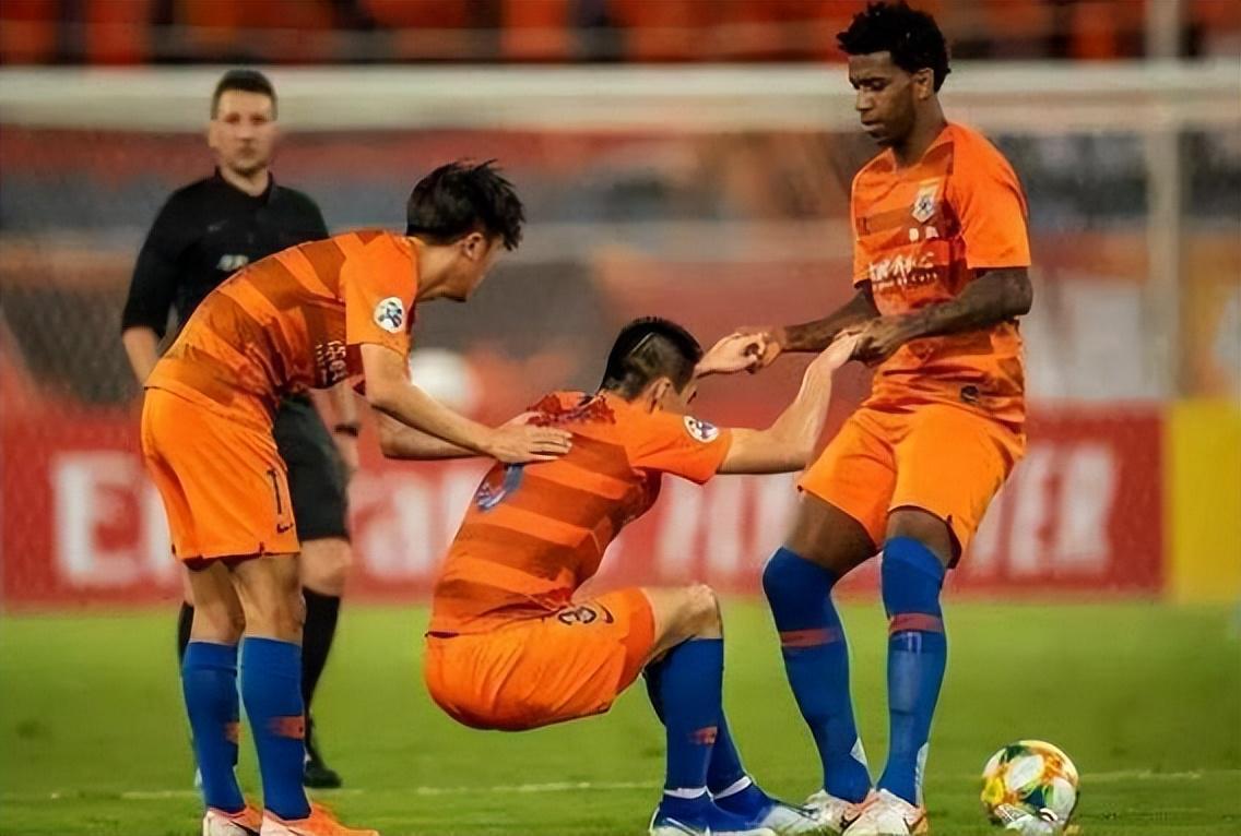 世界杯官网app下载-喜讯!鲁能前腰位置有一张底牌将在本赛季正式亮相,已跟队训练