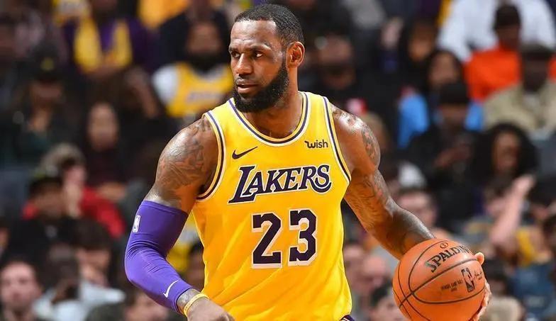 世界杯客户端-麦迪评历史最强阵太敢了！自入阵+詹打控卫，网友：保底十连冠