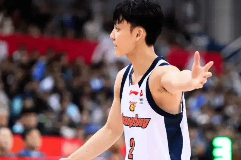 世界杯直播下载-徐杰出战27分钟,投篮9中3、三分4中2得到8分4篮板7助攻